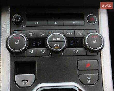 Белый Ленд Ровер Рендж Ровер Эвок, объемом двигателя 2.18 л и пробегом 176 тыс. км за 19500 $, фото 19 на Automoto.ua