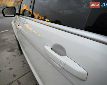 Білий Ленд Ровер Рендж Ровер Евок, об'ємом двигуна 2.2 л та пробігом 108 тис. км за 17800 $, фото 81 на Automoto.ua