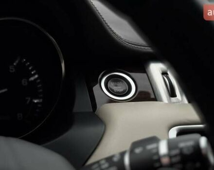 Білий Ленд Ровер Рендж Ровер Евок, об'ємом двигуна 2 л та пробігом 231 тис. км за 16990 $, фото 41 на Automoto.ua