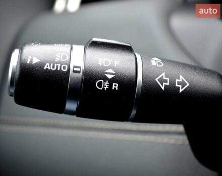 Белый Ленд Ровер Рендж Ровер Эвок, объемом двигателя 2 л и пробегом 175 тыс. км за 14900 $, фото 28 на Automoto.ua