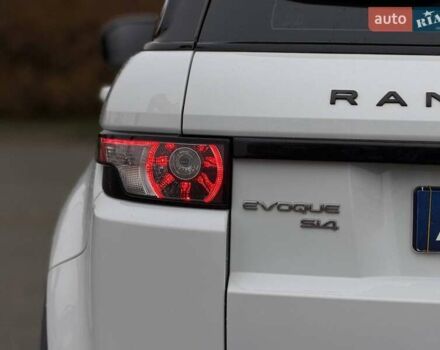 Білий Ленд Ровер Рендж Ровер Евок, об'ємом двигуна 2 л та пробігом 125 тис. км за 14800 $, фото 21 на Automoto.ua