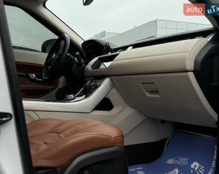 Білий Ленд Ровер Рендж Ровер Евок, об'ємом двигуна 2 л та пробігом 231 тис. км за 16990 $, фото 56 на Automoto.ua