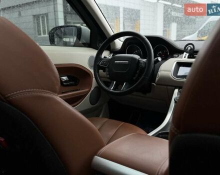 Білий Ленд Ровер Рендж Ровер Евок, об'ємом двигуна 2 л та пробігом 231 тис. км за 16990 $, фото 60 на Automoto.ua