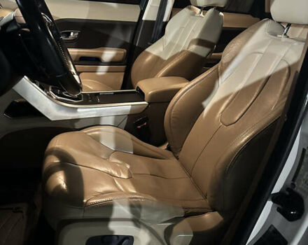 Белый Ленд Ровер Рендж Ровер Эвок, объемом двигателя 2 л и пробегом 200 тыс. км за 15500 $, фото 34 на Automoto.ua