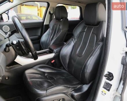 Белый Ленд Ровер Рендж Ровер Эвок, объемом двигателя 2.18 л и пробегом 176 тыс. км за 19500 $, фото 8 на Automoto.ua