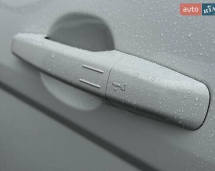 Білий Ленд Ровер Рендж Ровер Евок, об'ємом двигуна 2 л та пробігом 231 тис. км за 16990 $, фото 19 на Automoto.ua