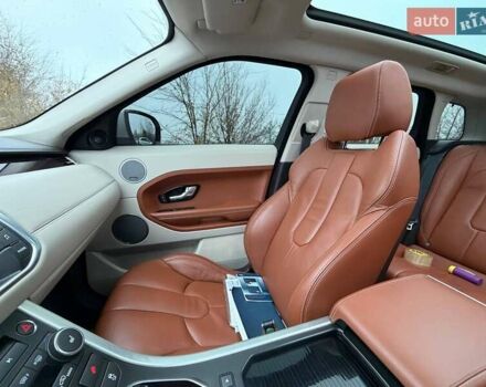 Білий Ленд Ровер Рендж Ровер Евок, об'ємом двигуна 2 л та пробігом 125 тис. км за 14800 $, фото 61 на Automoto.ua