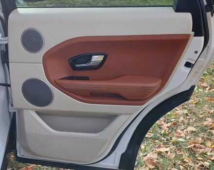 Білий Ленд Ровер Рендж Ровер Евок, об'ємом двигуна 2 л та пробігом 228 тис. км за 13300 $, фото 36 на Automoto.ua