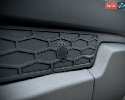 Білий Ленд Ровер Рендж Ровер Евок, об'ємом двигуна 2.2 л та пробігом 108 тис. км за 17800 $, фото 83 на Automoto.ua