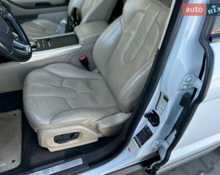 Белый Ленд Ровер Рендж Ровер Эвок, объемом двигателя 2 л и пробегом 183 тыс. км за 11800 $, фото 11 на Automoto.ua