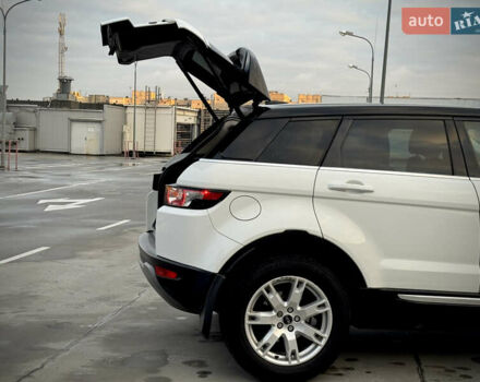 Білий Ленд Ровер Рендж Ровер Евок, об'ємом двигуна 2.2 л та пробігом 108 тис. км за 17800 $, фото 84 на Automoto.ua