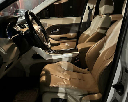 Белый Ленд Ровер Рендж Ровер Эвок, объемом двигателя 2 л и пробегом 200 тыс. км за 15500 $, фото 33 на Automoto.ua