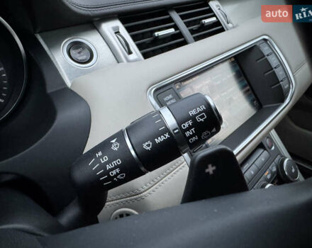 Білий Ленд Ровер Рендж Ровер Евок, об'ємом двигуна 2.2 л та пробігом 108 тис. км за 17800 $, фото 53 на Automoto.ua