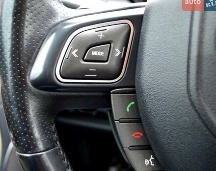 Белый Ленд Ровер Рендж Ровер Эвок, объемом двигателя 2 л и пробегом 175 тыс. км за 14900 $, фото 26 на Automoto.ua