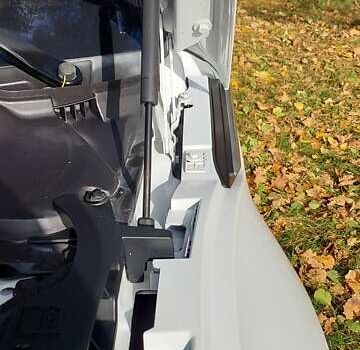 Білий Ленд Ровер Рендж Ровер Евок, об'ємом двигуна 2 л та пробігом 228 тис. км за 13300 $, фото 18 на Automoto.ua