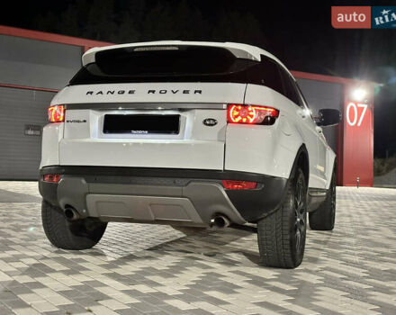 Білий Ленд Ровер Рендж Ровер Евок, об'ємом двигуна 2 л та пробігом 320 тис. км за 14000 $, фото 11 на Automoto.ua