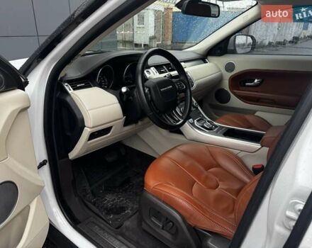 Ленд Ровер Рендж Ровер Эвок 2012 в Киеве на Automoto.ua Белый Ленд Ровер Рендж Ровер Эвок, объемом двигателя 2.18 л и пробегом 127 тыс. км за 19900 $, фото 10 на Automoto.ua