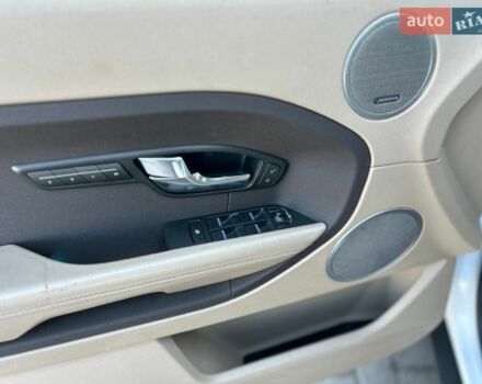 Белый Ленд Ровер Рендж Ровер Эвок, объемом двигателя 2 л и пробегом 183 тыс. км за 11800 $, фото 13 на Automoto.ua