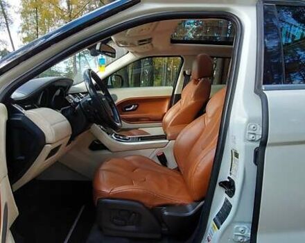 Білий Ленд Ровер Рендж Ровер Евок, об'ємом двигуна 2 л та пробігом 228 тис. км за 13300 $, фото 26 на Automoto.ua