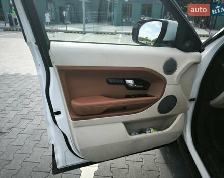 Ленд Ровер Рендж Ровер Евок 2012 у Києві на Automoto.ua Білий Ленд Ровер Рендж Ровер Евок, об'ємом двигуна 2 л та пробігом 155 тис. км за 15750 $, фото 10 на Automoto.ua