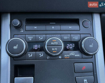 Ленд Ровер Рендж Ровер Эвок 2013 в Киеве на Automoto.ua Белый Ленд Ровер Рендж Ровер Эвок, объемом двигателя 2.18 л и пробегом 124 тыс. км за 18500 $, фото 26 на Automoto.ua