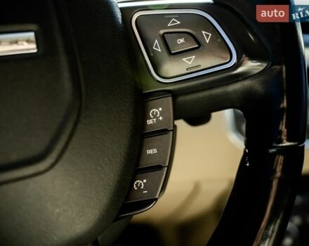 Белый Ленд Ровер Рендж Ровер Эвок, объемом двигателя 2.2 л и пробегом 148 тыс. км за 19000 $, фото 48 на Automoto.ua