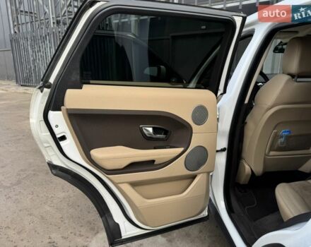 Белый Ленд Ровер Рендж Ровер Эвок, объемом двигателя 2 л и пробегом 241 тыс. км за 13200 $, фото 37 на Automoto.ua