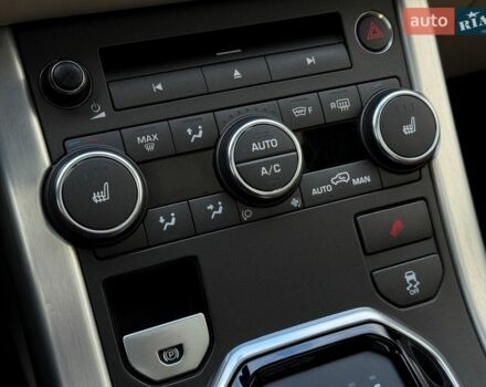 Білий Ленд Ровер Рендж Ровер Евок, об'ємом двигуна 2 л та пробігом 90 тис. км за 18999 $, фото 32 на Automoto.ua