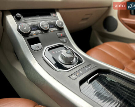 Білий Ленд Ровер Рендж Ровер Евок, об'ємом двигуна 2 л та пробігом 154 тис. км за 14000 $, фото 10 на Automoto.ua