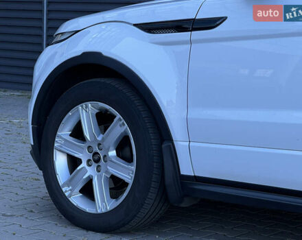 Ленд Ровер Рендж Ровер Эвок 2013 в Киеве на Automoto.ua Белый Ленд Ровер Рендж Ровер Эвок, объемом двигателя 2.18 л и пробегом 124 тыс. км за 18500 $, фото 15 на Automoto.ua