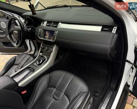 Білий Ленд Ровер Рендж Ровер Евок, об'ємом двигуна 2 л та пробігом 104 тис. км за 17950 $, фото 51 на Automoto.ua