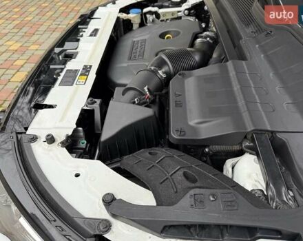 Білий Ленд Ровер Рендж Ровер Евок, об'ємом двигуна 2 л та пробігом 104 тис. км за 17950 $, фото 68 на Automoto.ua