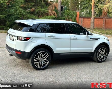 Белый Ленд Ровер Рендж Ровер Эвок, объемом двигателя 2.2 л и пробегом 220 тыс. км за 16800 $, фото 1 на Automoto.ua