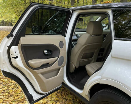 Белый Ленд Ровер Рендж Ровер Эвок, объемом двигателя 2 л и пробегом 181 тыс. км за 15850 $, фото 5 на Automoto.ua