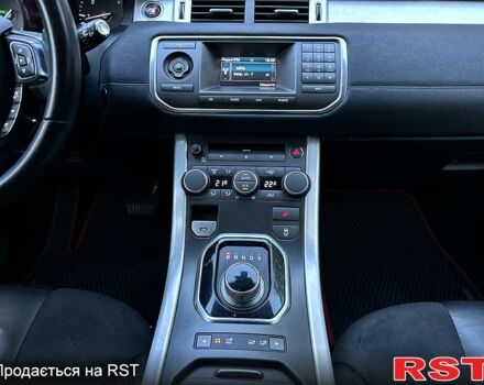 Белый Ленд Ровер Рендж Ровер Эвок, объемом двигателя 2.2 л и пробегом 220 тыс. км за 16800 $, фото 7 на Automoto.ua