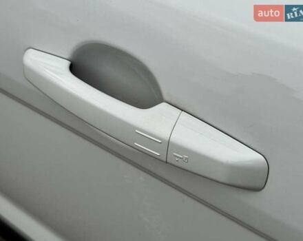 Ленд Ровер Рендж Ровер Евок 2013 у Києві на Automoto.ua Білий Ленд Ровер Рендж Ровер Евок, об'ємом двигуна 2.18 л та пробігом 170 тис. км за 17900 $, фото 16 на Automoto.ua