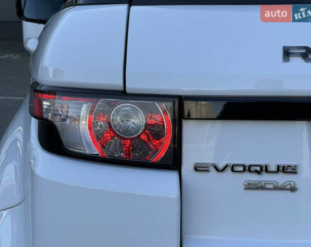 Ленд Ровер Рендж Ровер Эвок 2013 в Киеве на Automoto.ua Белый Ленд Ровер Рендж Ровер Эвок, объемом двигателя 2.18 л и пробегом 124 тыс. км за 18500 $, фото 14 на Automoto.ua