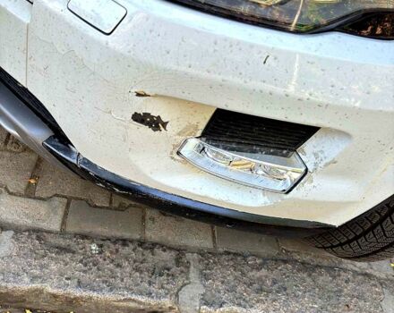 Білий Ленд Ровер Рендж Ровер Евок, об'ємом двигуна 2.2 л та пробігом 145 тис. км за 20000 $, фото 3 на Automoto.ua