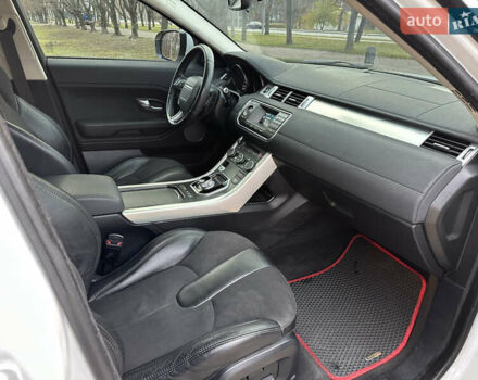 Белый Ленд Ровер Рендж Ровер Эвок, объемом двигателя 2.2 л и пробегом 220 тыс. км за 15600 $, фото 31 на Automoto.ua