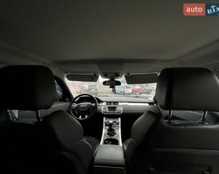 Білий Ленд Ровер Рендж Ровер Евок, об'ємом двигуна 2.18 л та пробігом 256 тис. км за 15500 $, фото 10 на Automoto.ua