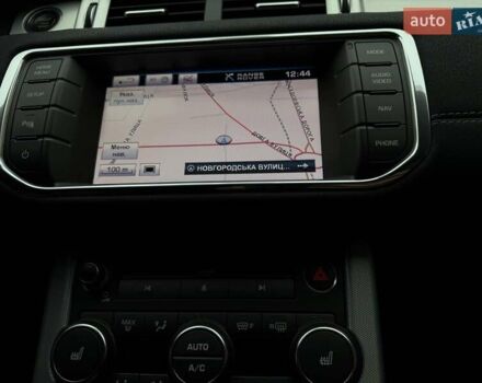 Білий Ленд Ровер Рендж Ровер Евок, об'ємом двигуна 2 л та пробігом 104 тис. км за 17950 $, фото 75 на Automoto.ua