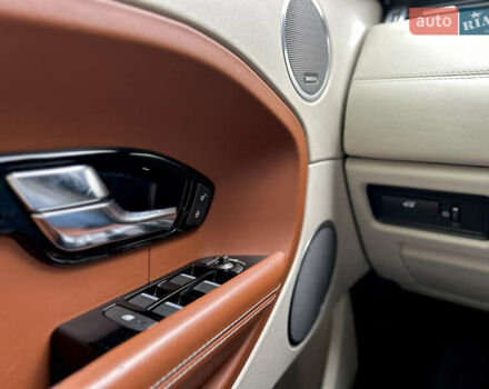 Білий Ленд Ровер Рендж Ровер Евок, об'ємом двигуна 2 л та пробігом 154 тис. км за 14000 $, фото 12 на Automoto.ua