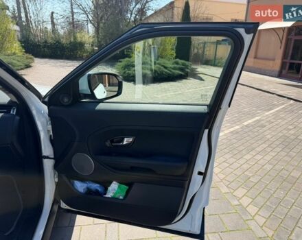 Білий Ленд Ровер Рендж Ровер Евок, об'ємом двигуна 2.18 л та пробігом 187 тис. км за 18200 $, фото 45 на Automoto.ua