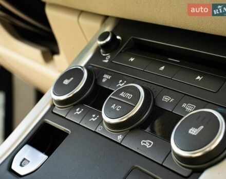 Белый Ленд Ровер Рендж Ровер Эвок, объемом двигателя 2.2 л и пробегом 148 тыс. км за 19000 $, фото 17 на Automoto.ua