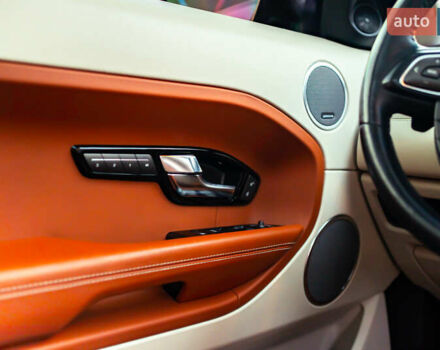 Белый Ленд Ровер Рендж Ровер Эвок, объемом двигателя 2 л и пробегом 73 тыс. км за 17700 $, фото 62 на Automoto.ua