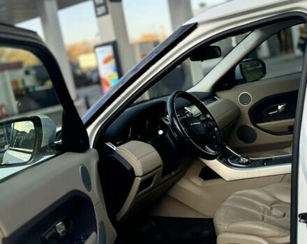 Белый Ленд Ровер Рендж Ровер Эвок, объемом двигателя 2.18 л и пробегом 180 тыс. км за 15500 $, фото 9 на Automoto.ua