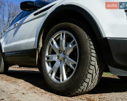 Белый Ленд Ровер Рендж Ровер Эвок, объемом двигателя 2.2 л и пробегом 148 тыс. км за 19000 $, фото 7 на Automoto.ua