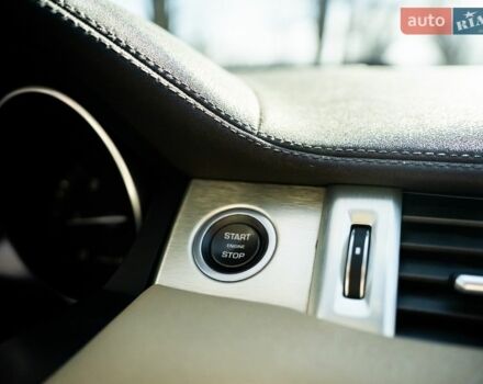 Белый Ленд Ровер Рендж Ровер Эвок, объемом двигателя 2.2 л и пробегом 148 тыс. км за 19000 $, фото 44 на Automoto.ua