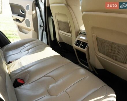 Белый Ленд Ровер Рендж Ровер Эвок, объемом двигателя 2.2 л и пробегом 148 тыс. км за 19000 $, фото 12 на Automoto.ua