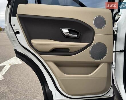 Ленд Ровер Рендж Ровер Евок 2013 у Києві на Automoto.ua Білий Ленд Ровер Рендж Ровер Евок, об'ємом двигуна 2.18 л та пробігом 170 тис. км за 17900 $, фото 23 на Automoto.ua